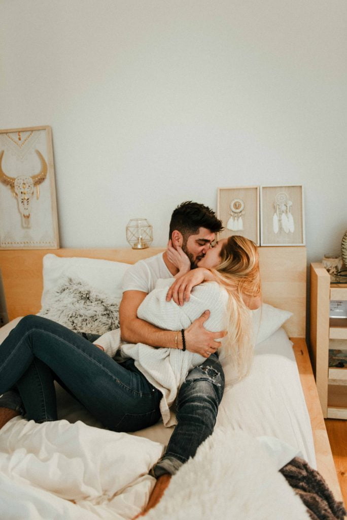 Indoor Paarshooting mit Hochzeitsfotografin Stefanie Chareonbood