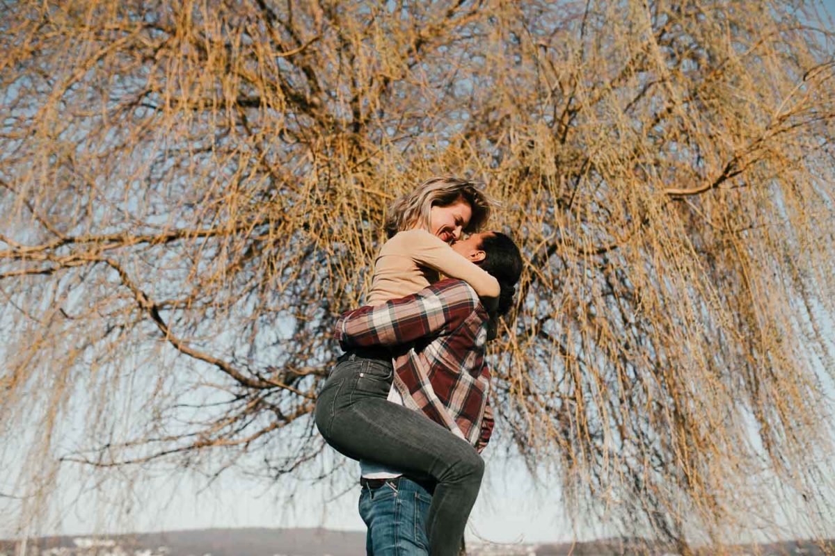 Outdoor Paarshooting mit Hochzeitsfotografin Stefanie Chareonbood