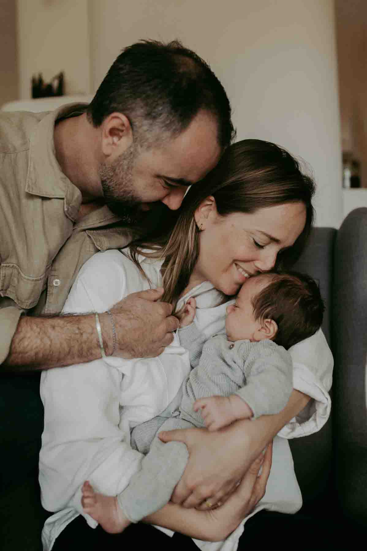 new born baby shooting indoors