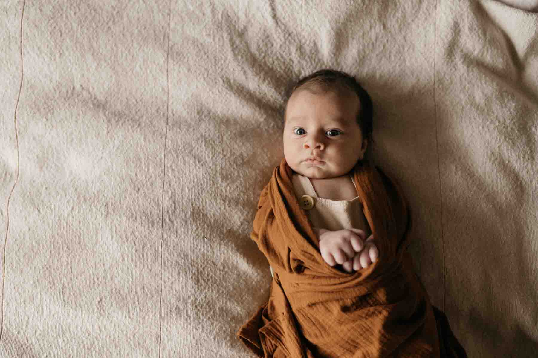 new born baby shooting indoors
